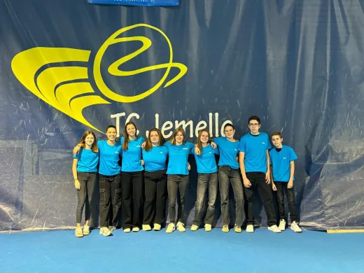 Cafétaria et terrasse du club